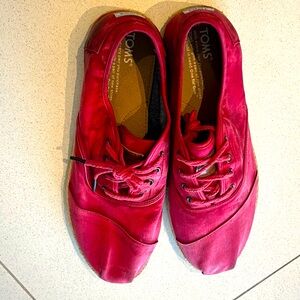 Toms red lace up men’s shoes